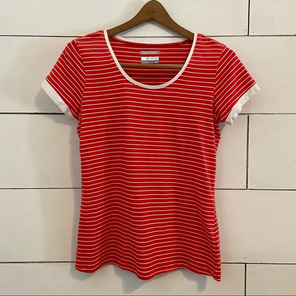 Columbia Omni-Wick PFG Striped Short Sleeve Top. Size Small.